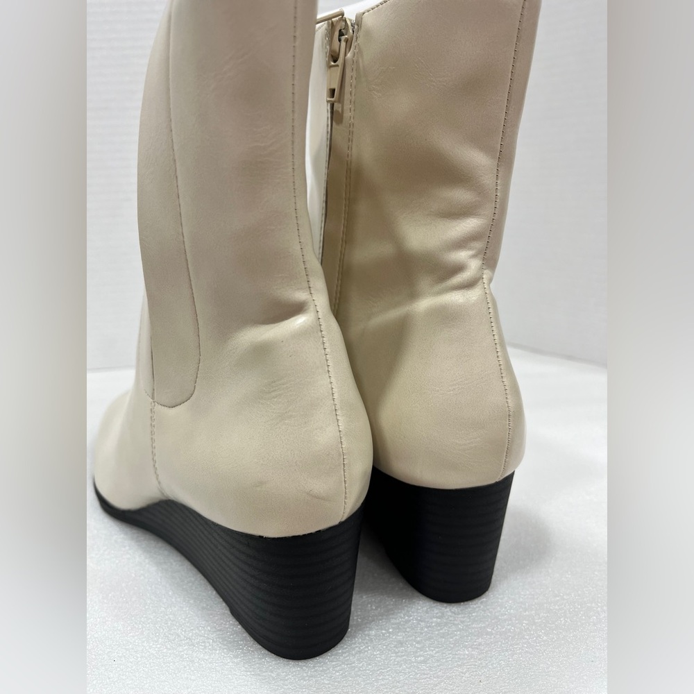 Journee Collection Womens Kylo Wedge Heel Booties. Size: 7.5 Color: Bone - Picture 8 of 8
